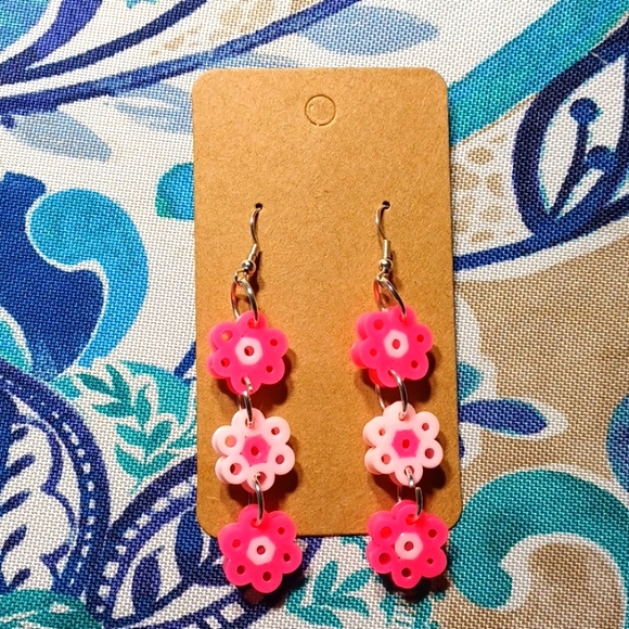 Viviana's handmade hot pink and pink flower earrings - Picture 1 of 1